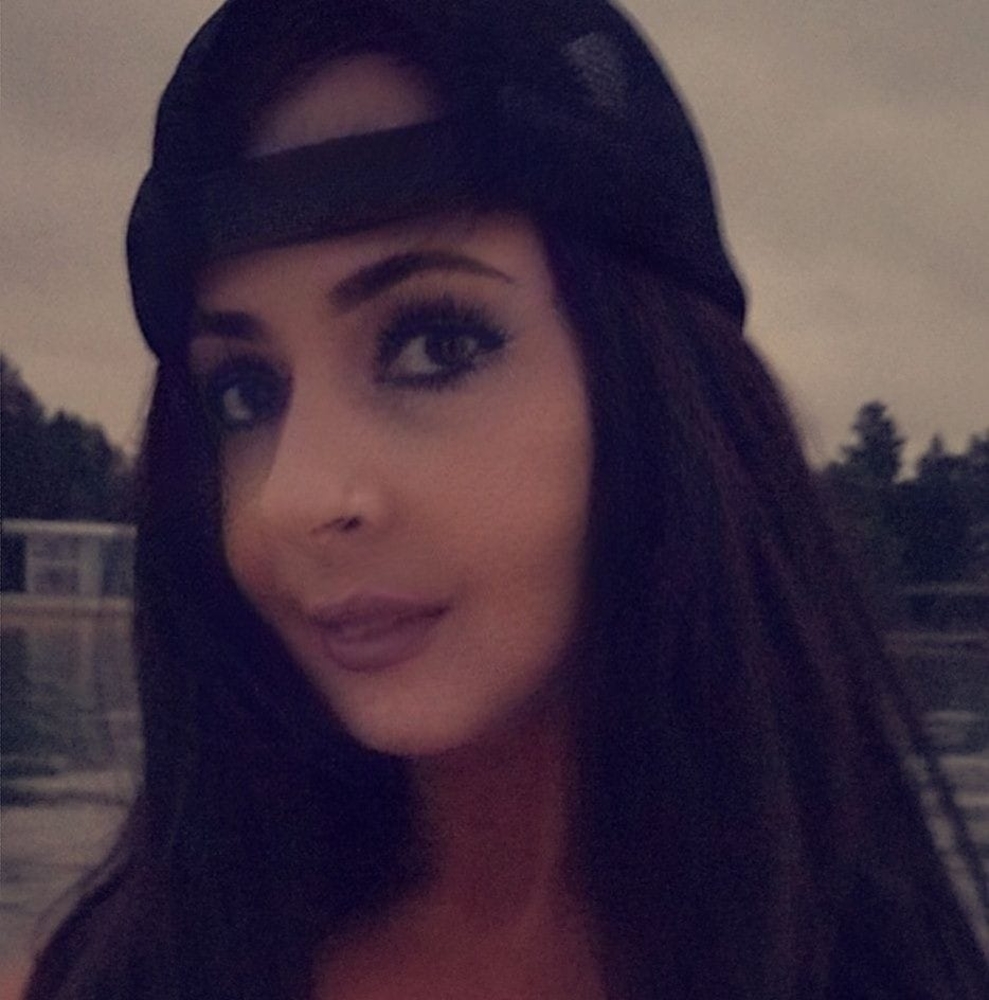 Meet your Posher, Sabina